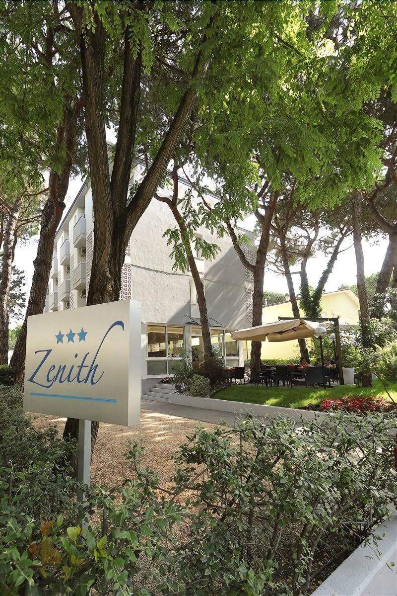 Hotel Meublè Zenith Lignano Sabbiadoro Buitenkant foto