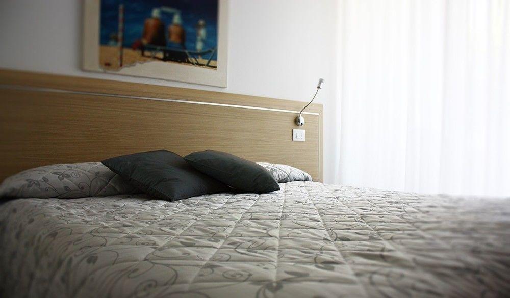 Hotel Meublè Zenith Lignano Sabbiadoro Buitenkant foto